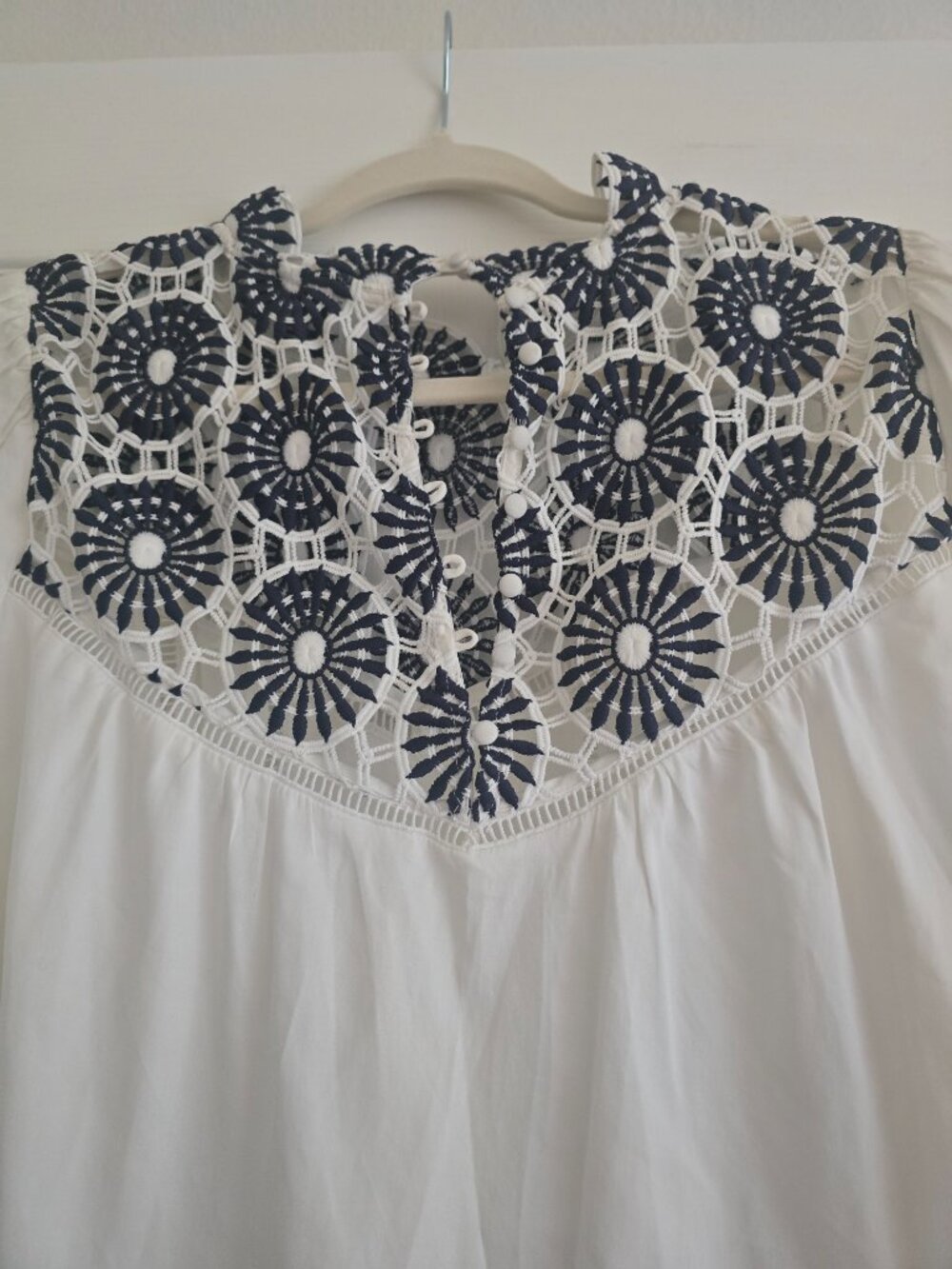 Current Air Blue Crocheted Blouse White Background L NWOT - Picture 3 of 3